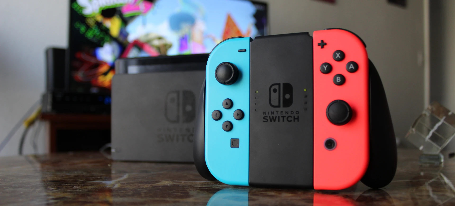 Picture of the original Nintendo Switch